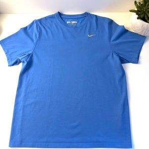 Nike Sports Tee Size Small Fit Dry Blue
